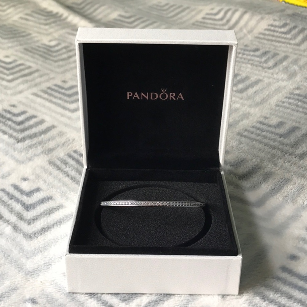 Pandora Radiant Hearts Light Pink Bracelet Bangle